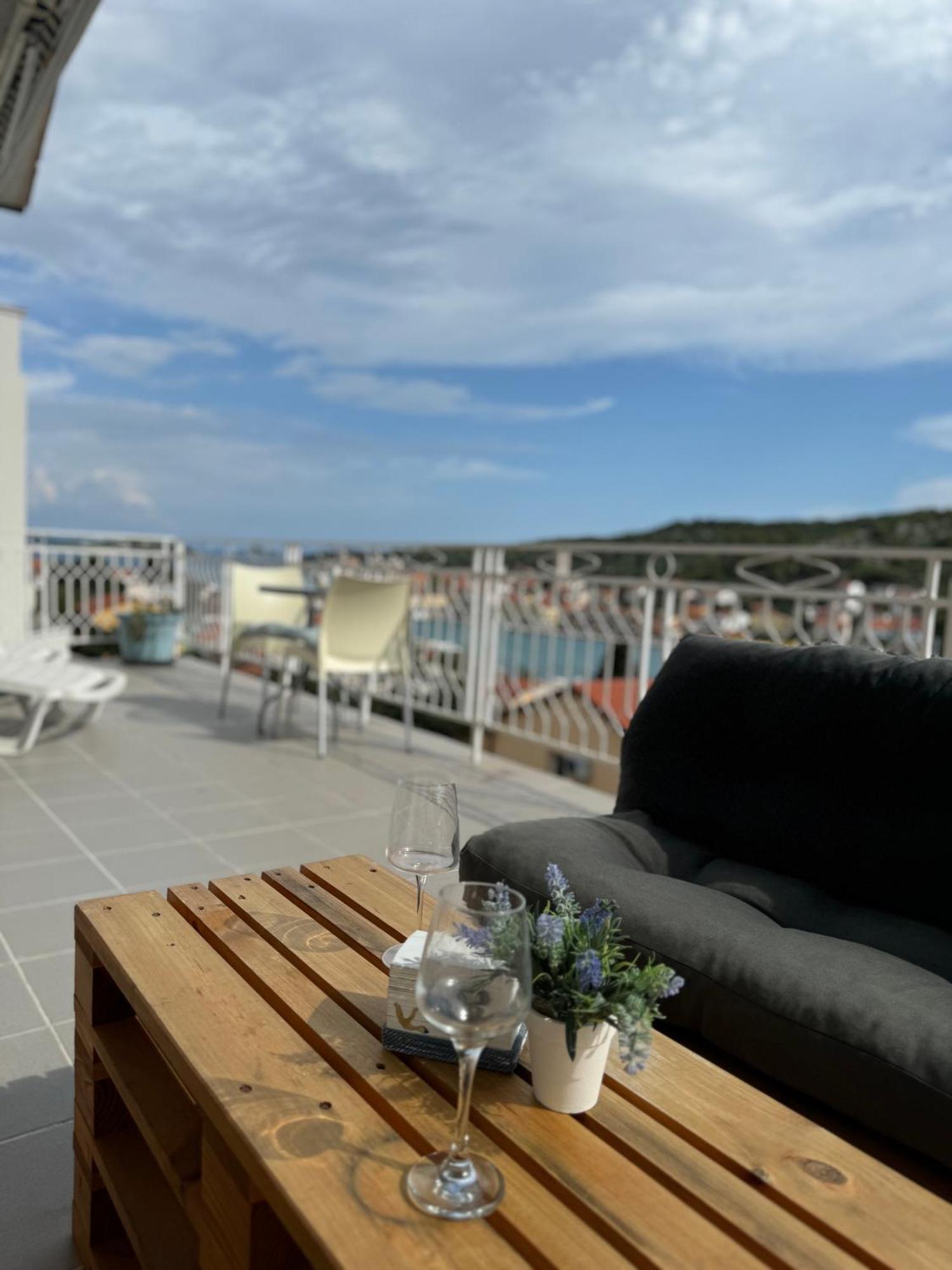 Marina Apartmani Tisno Murter ภายนอก รูปภาพ