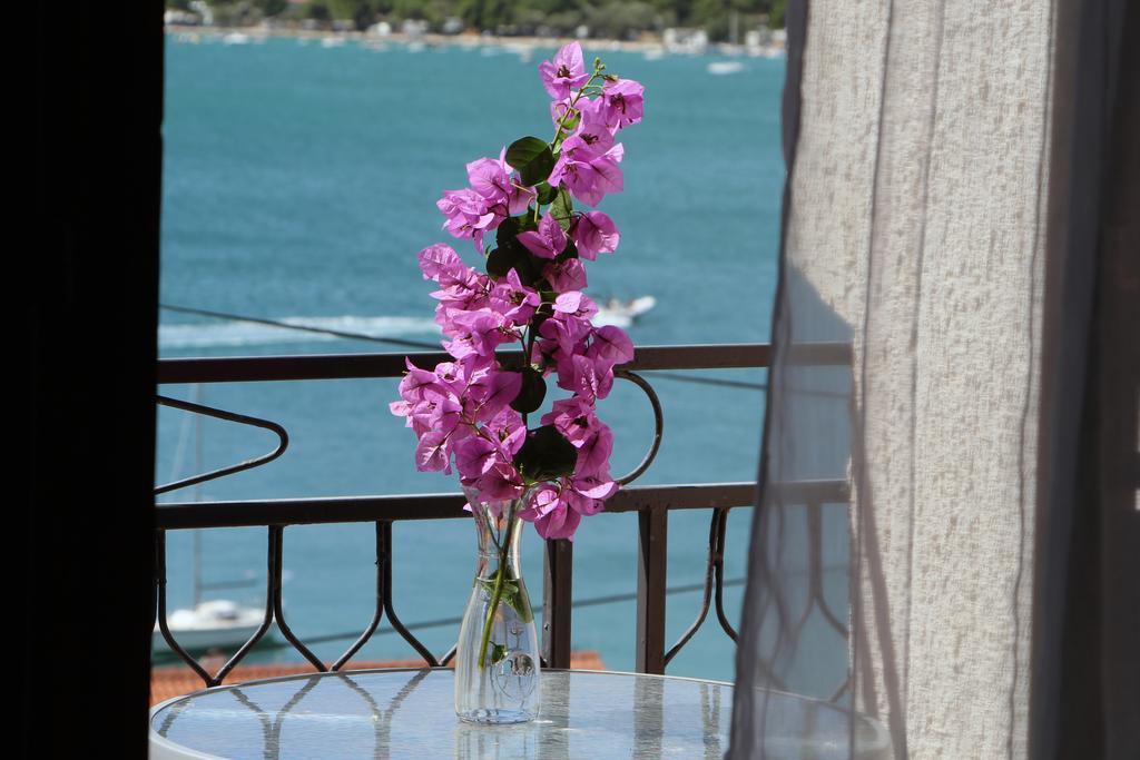 Marina Apartmani Tisno Murter ภายนอก รูปภาพ
